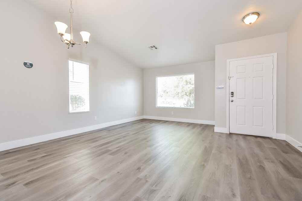 3015 W Hammer Ln - Photo 3 of 16