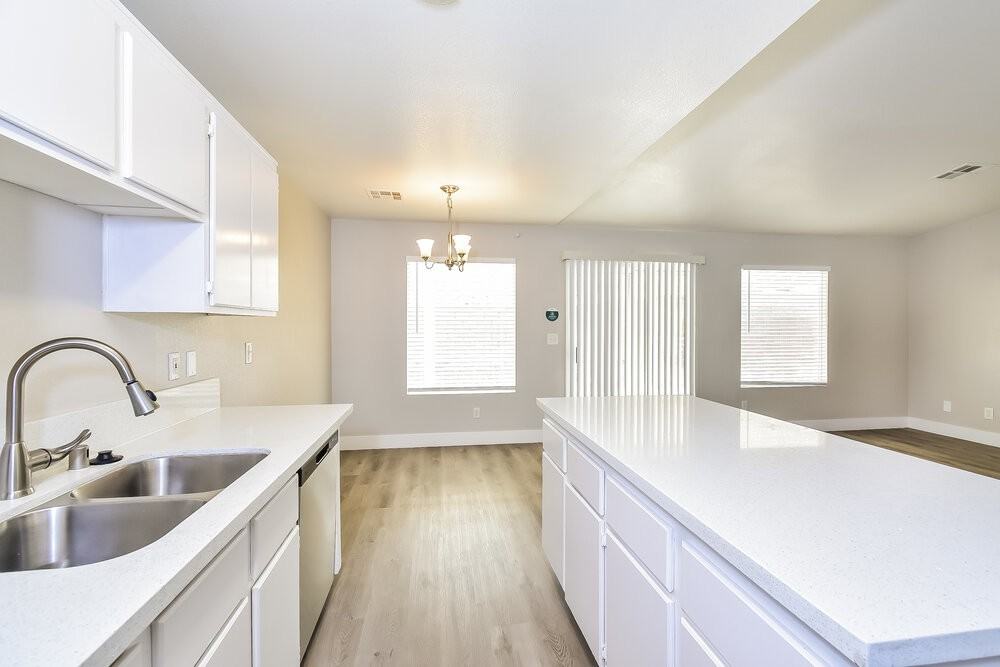 3015 W Hammer Ln - Photo 6 of 16