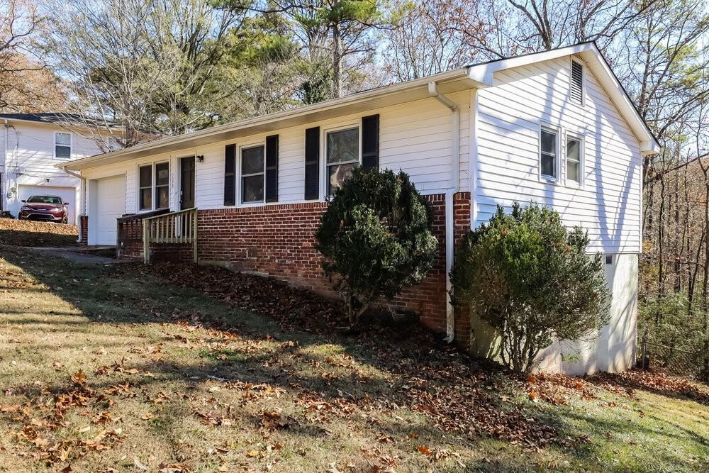 208 Sam Pate Dr - Photo 4 of 16