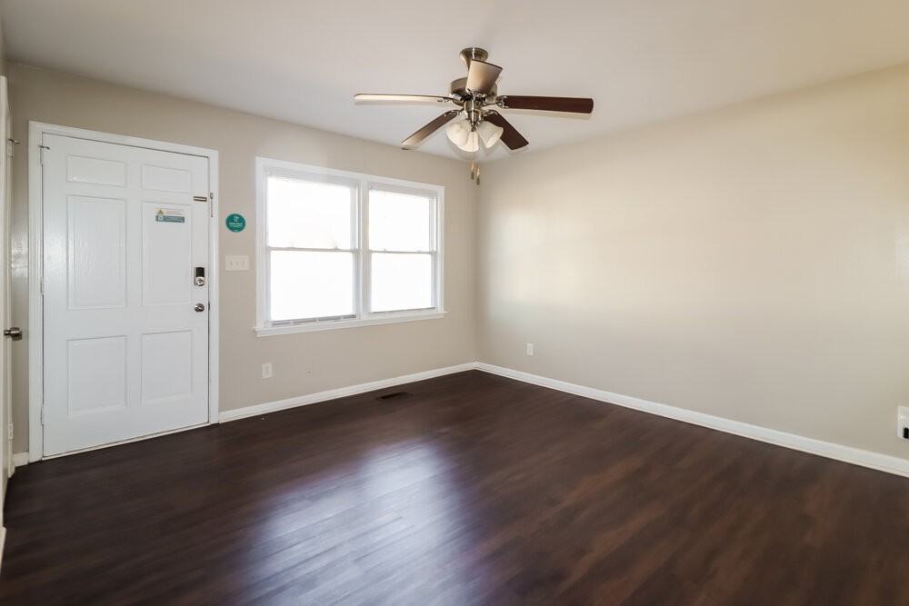 208 Sam Pate Dr - Photo 6 of 16