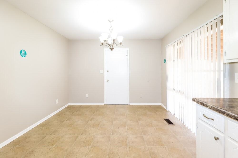 208 Sam Pate Dr - Photo 7 of 16