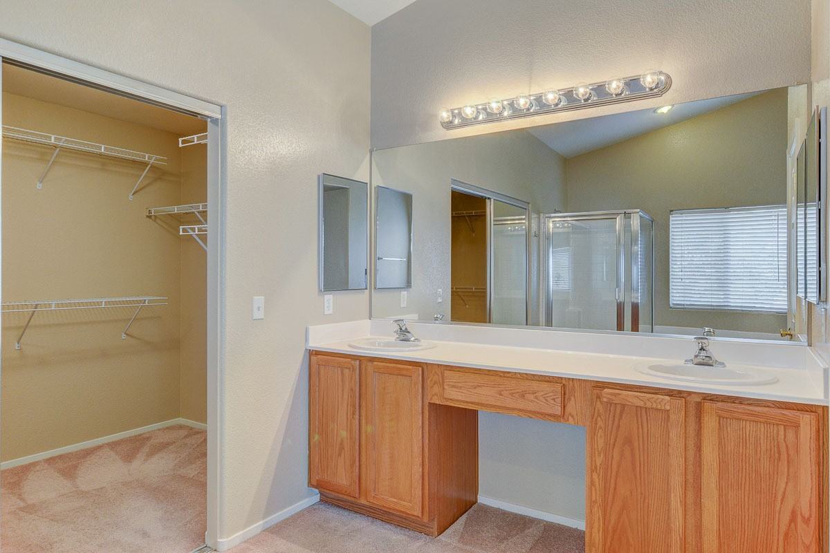 10940 Salernes St - Photo 3 of 46