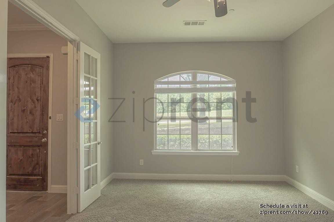 527 W Royal Ln - Photo 5 of 31