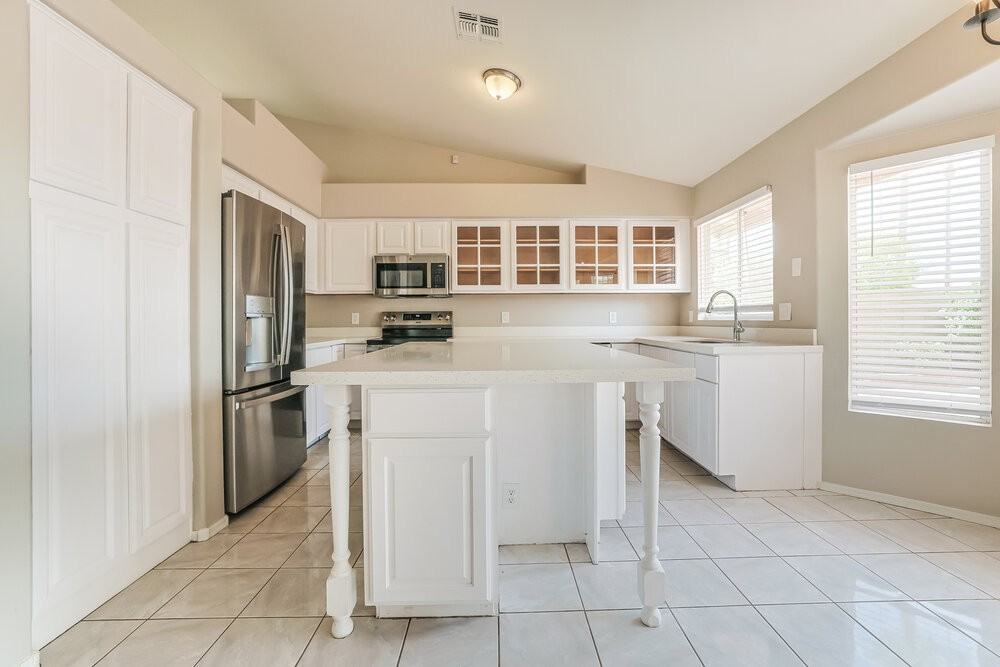 177 W Shamrock St - Photo 6 of 17