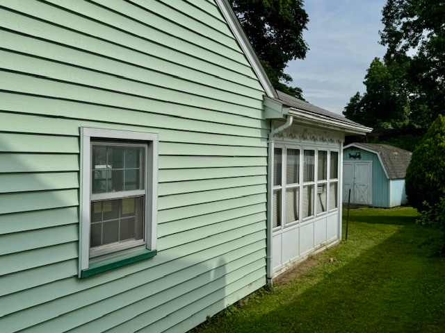 2239 Renwick Dr - Photo 2 of 6