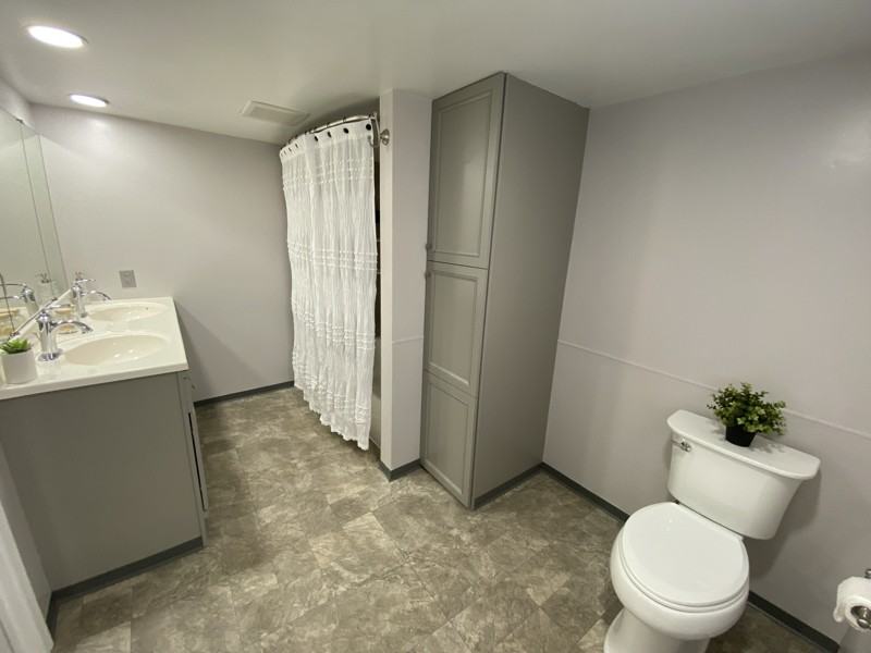 1267 School St - Photo 3 of 8