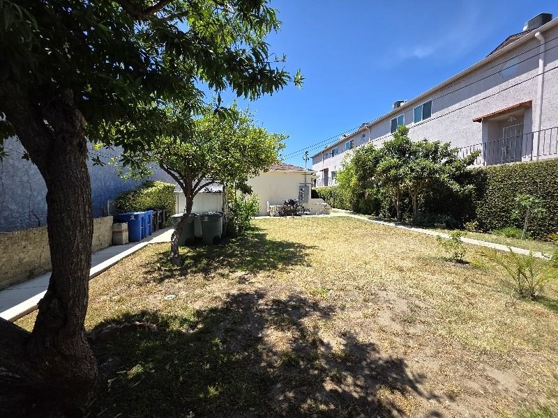 308 E Elmwood Ave #102 - Photo 3 of 12