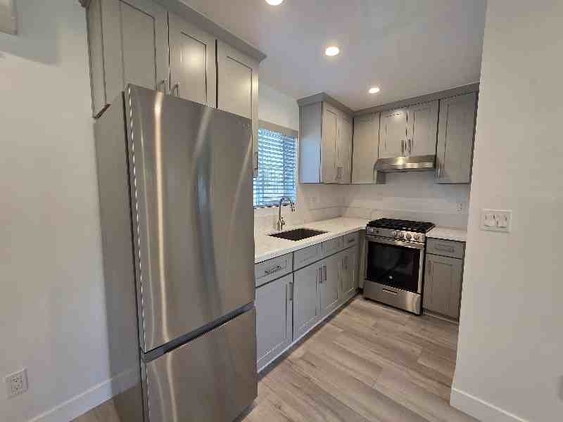 308 E Elmwood Ave #102 - Photo 7 of 12