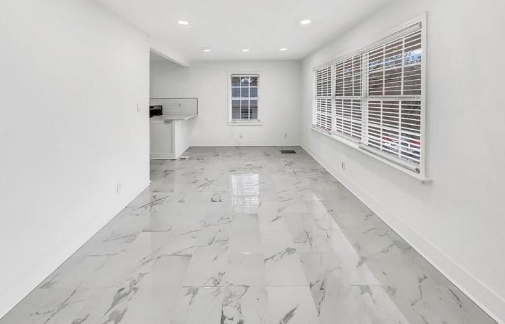 136 Victor Cir Nw - Photo 2 of 9