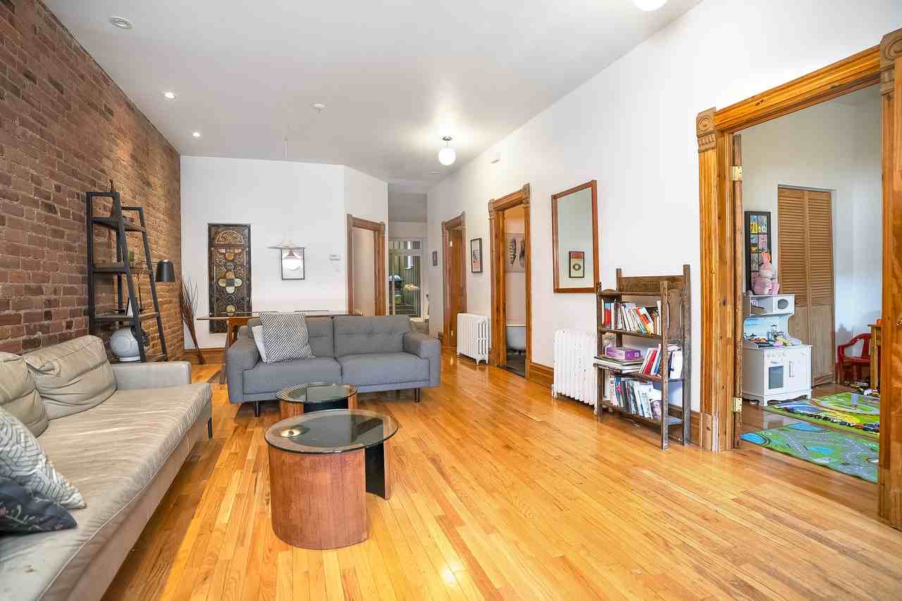 5712 Rue Waverly - Photo 3 of 30