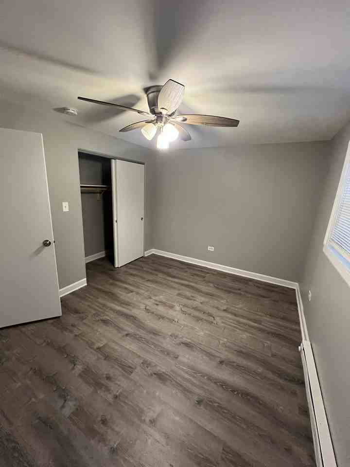 2113 119th St #1B - Photo 5 of 7