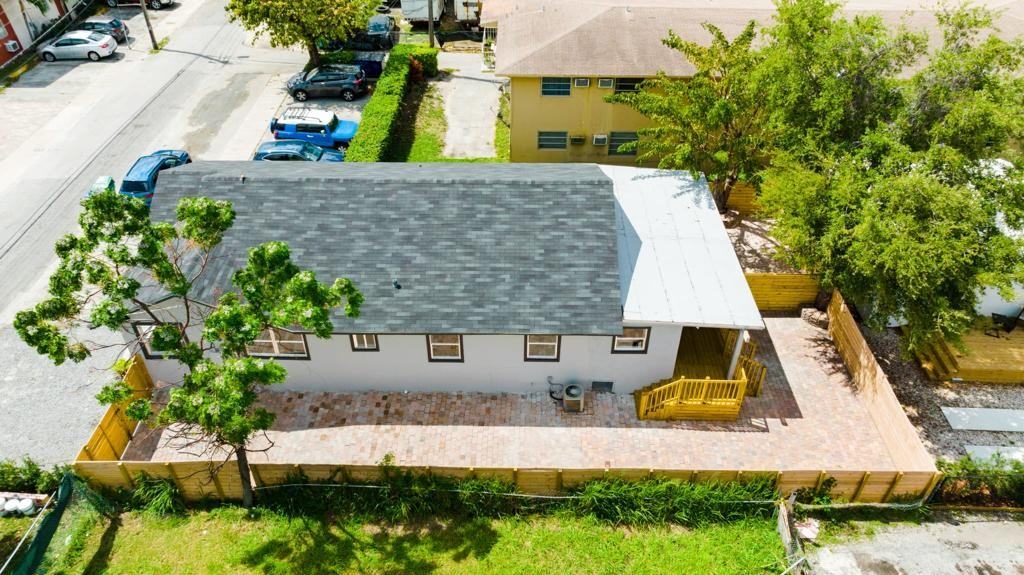 2135 Sw 4th St #NA - Photo 4 of 8