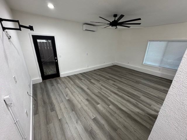 3010 Juniper Ct #B - Photo 4 of 11