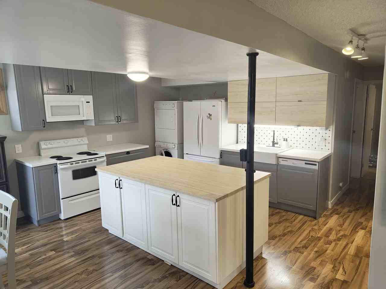 5202 19 Avenue Northwest - Photo 3 of 10