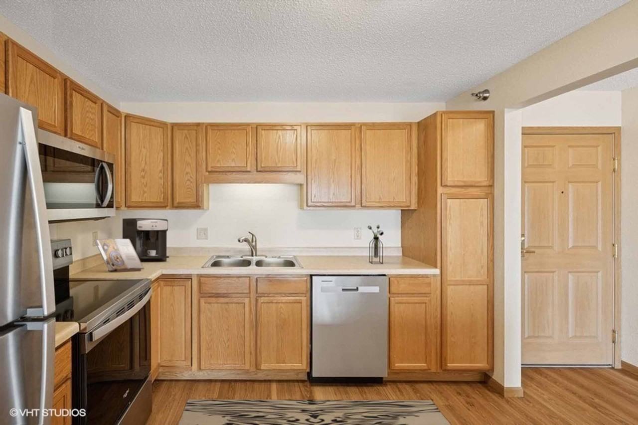 Lakewood Place Apartments - Photo 6 of 41