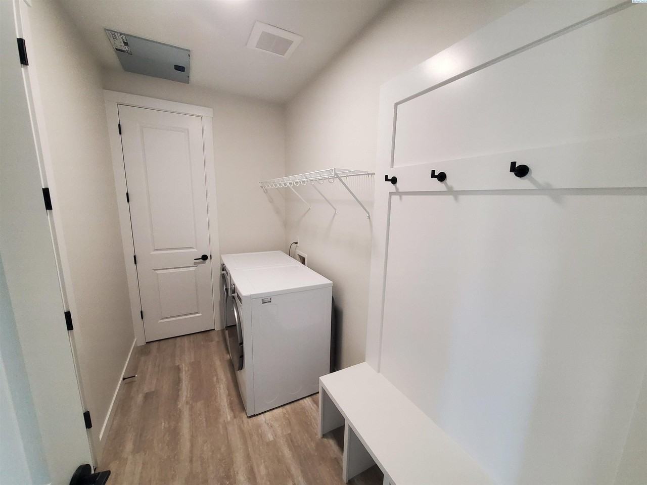 2855 Savanna Ave - Photo 5 of 29