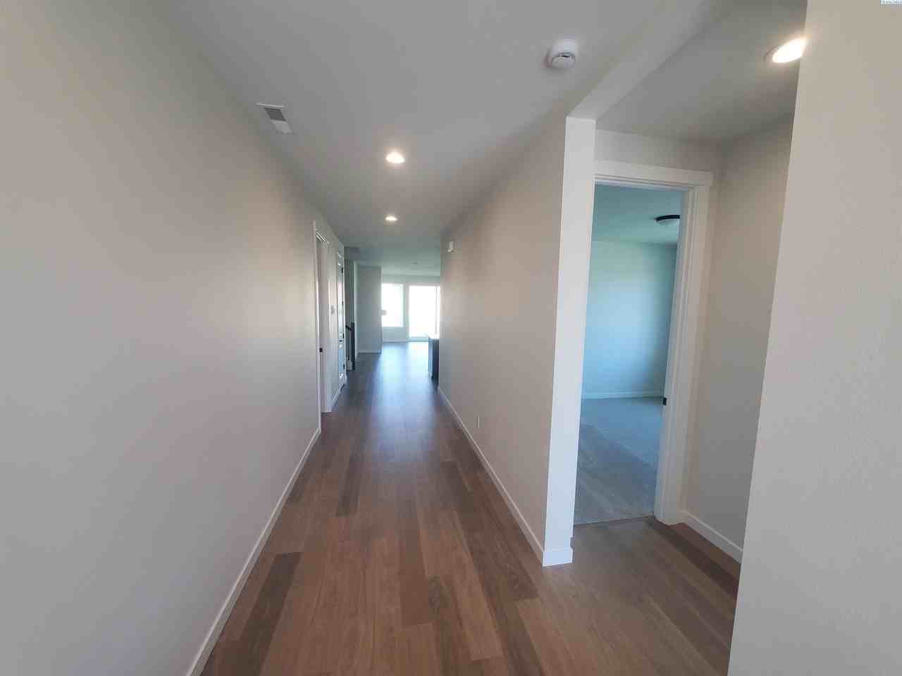 2855 Savanna Ave - Photo 6 of 29