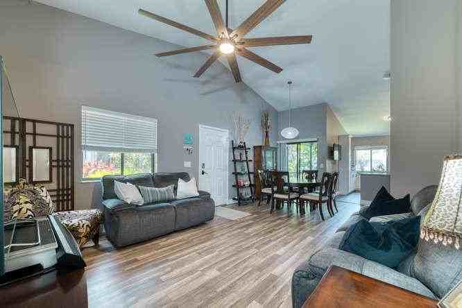 3895 Island Club Cir W - Photo 5 of 16