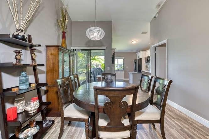 3895 Island Club Cir W - Photo 6 of 16