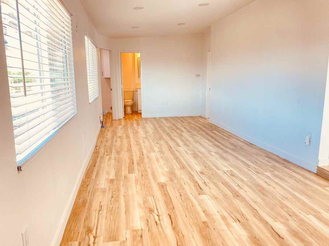 24729 Roxbury Rd ##A - Photo 3 of 10