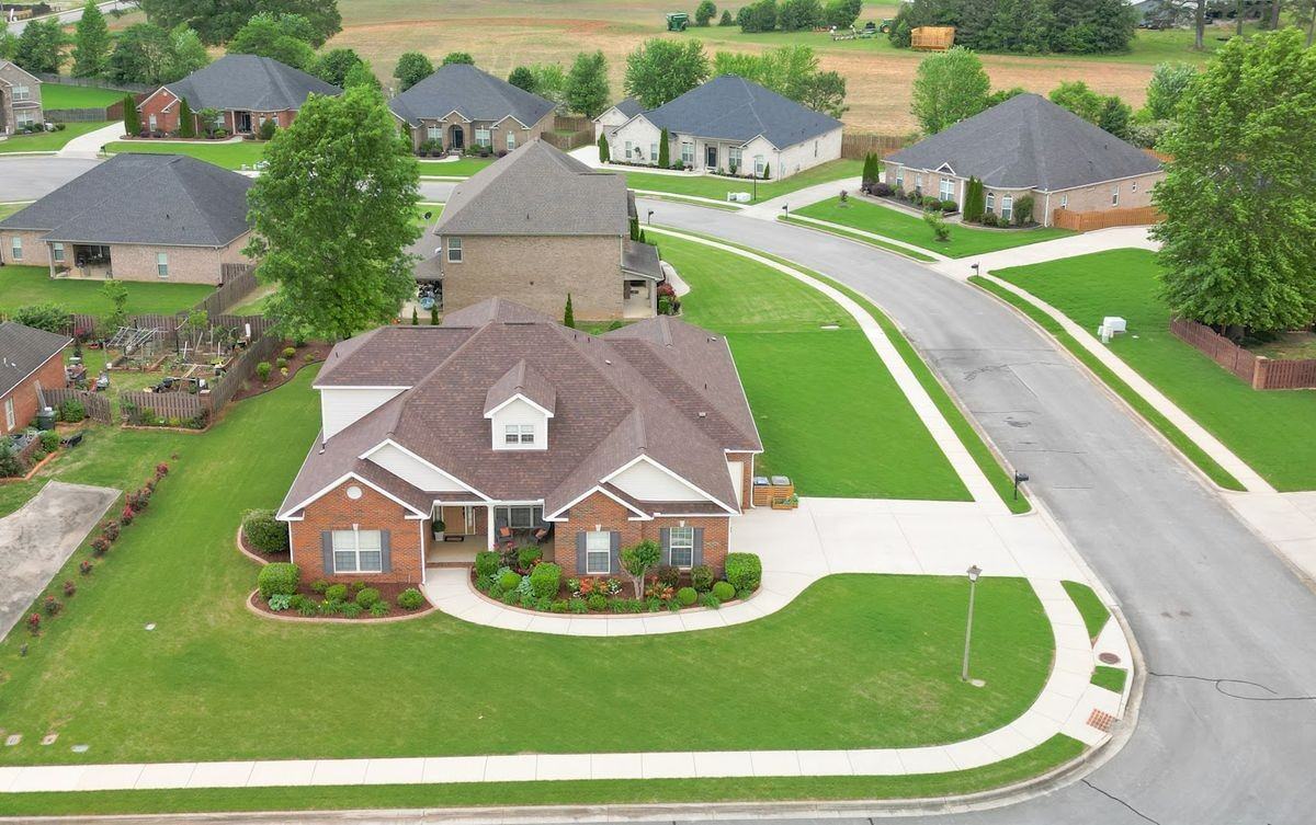 201 Mantle Dr - Photo 2 of 43