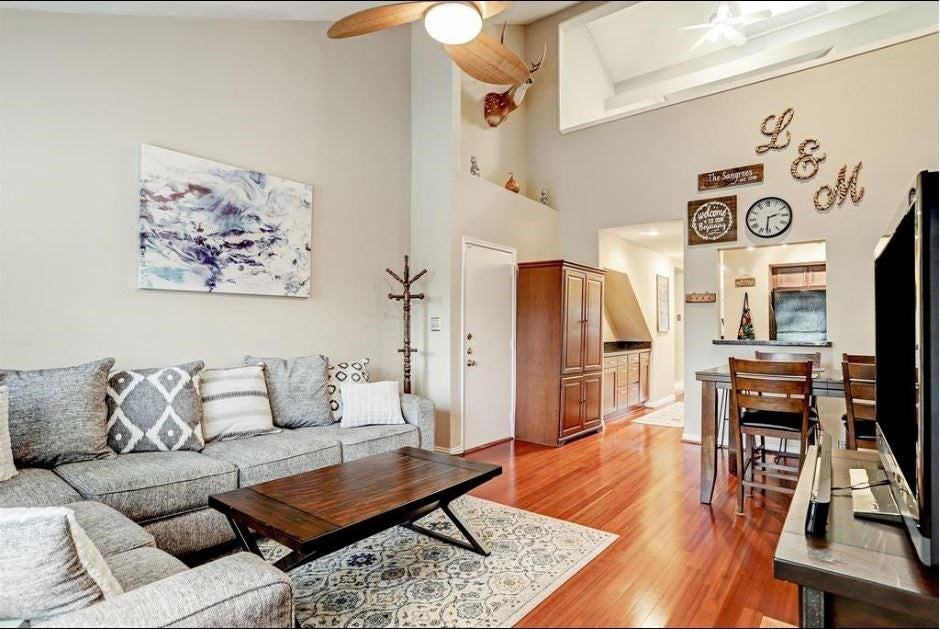 4900 Floyd St - Photo 5 of 11