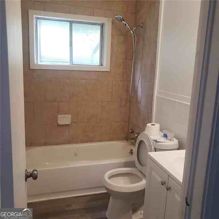 5253 Brookdale Dr - Photo 6 of 22