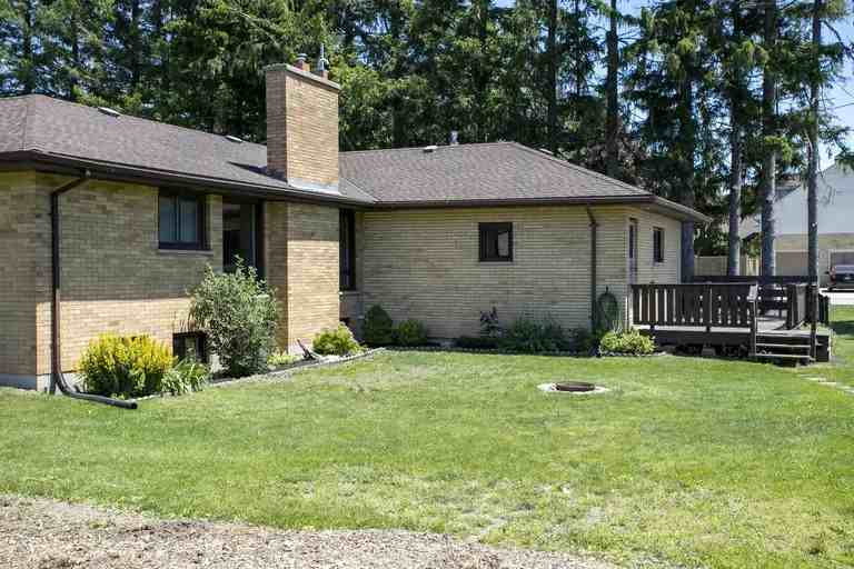 101 Waterloo St #101 - Photo 3 of 10