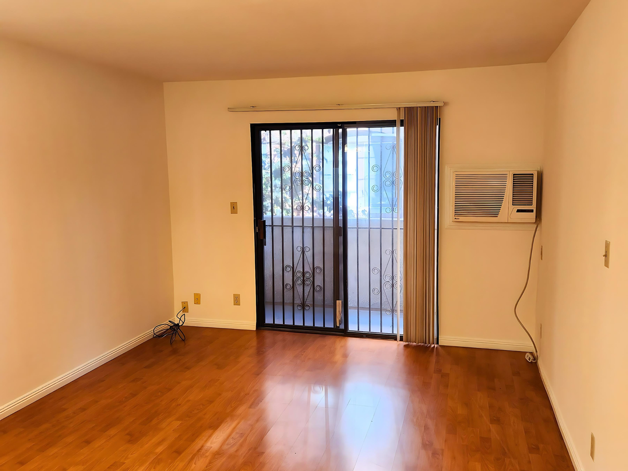 432 S. Normandie Ave, Los Angeles, CA 90020 - Photo 4 of 37