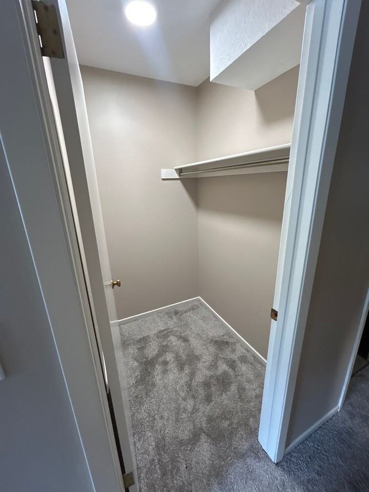 Plaza 93 Apartments - Photo 6 of 25