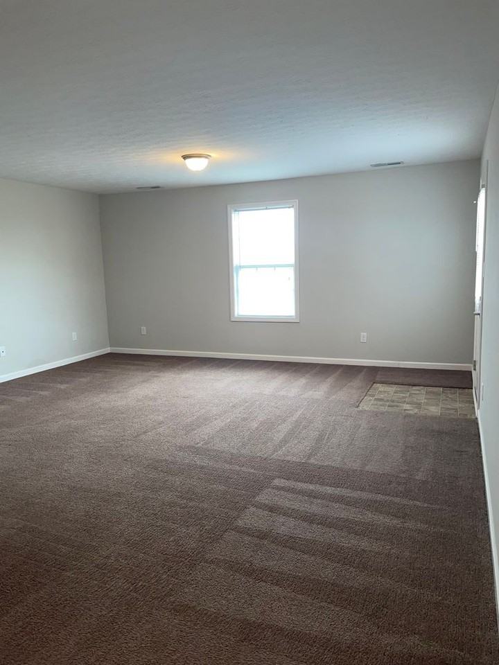 367 Upper Stone Ave - Photo 4 of 16