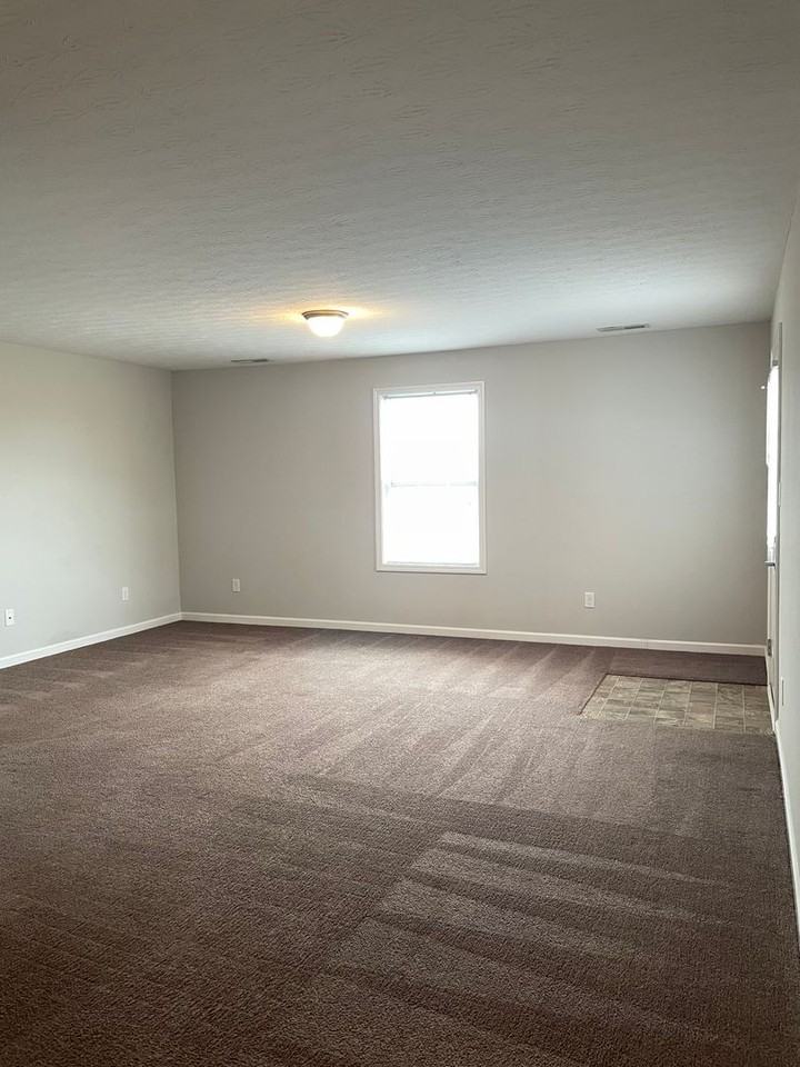 367 Upper Stone Ave - Photo 6 of 16