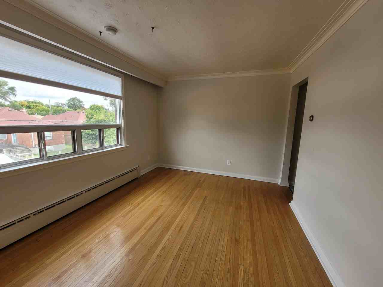 354 Wilson Ave - Photo 2 of 9