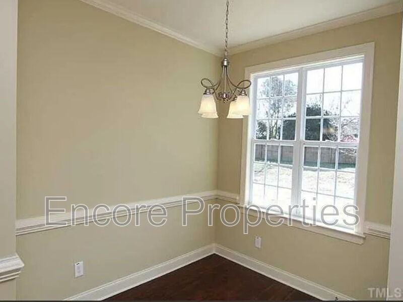 710 Barlang Cir - Photo 4 of 10