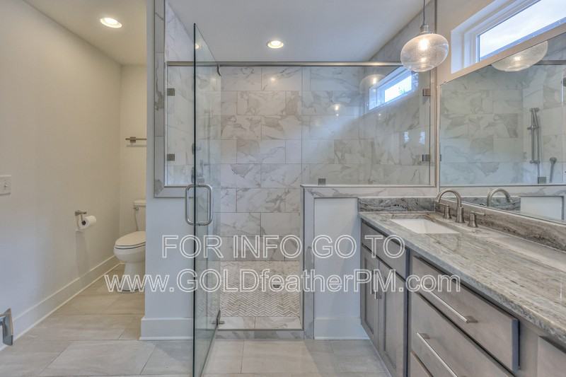 253B Riverside Dr - Photo 3 of 43