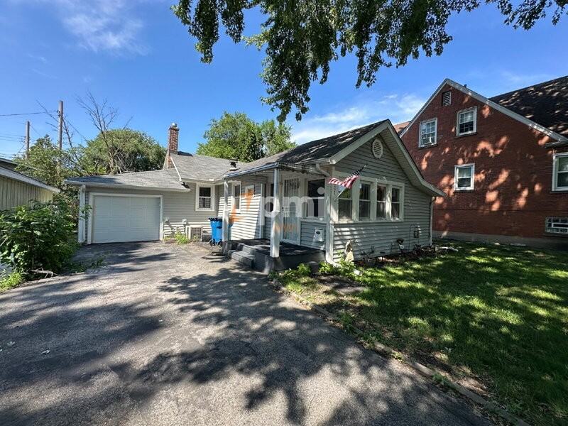 707 118th St - Photo 2 of 18