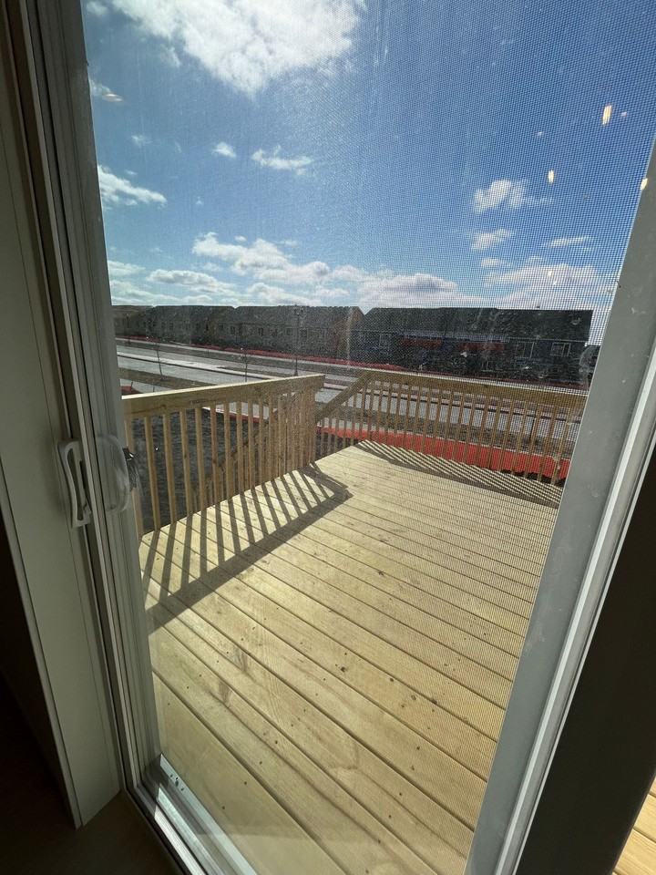 6137 Martin Ln W - Photo 6 of 37