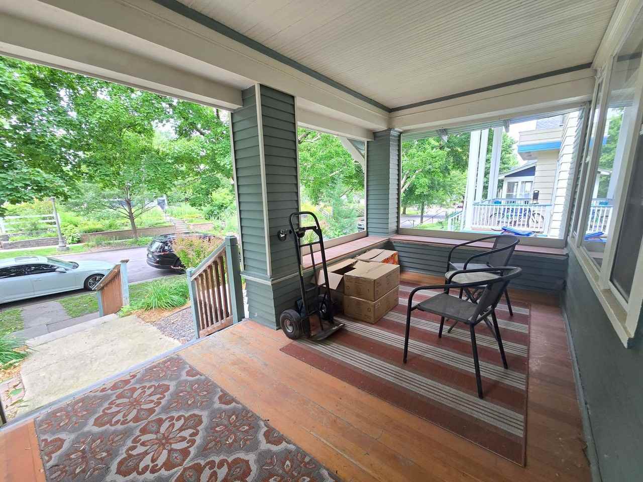 670 Ottawa Ave - Photo 2 of 25