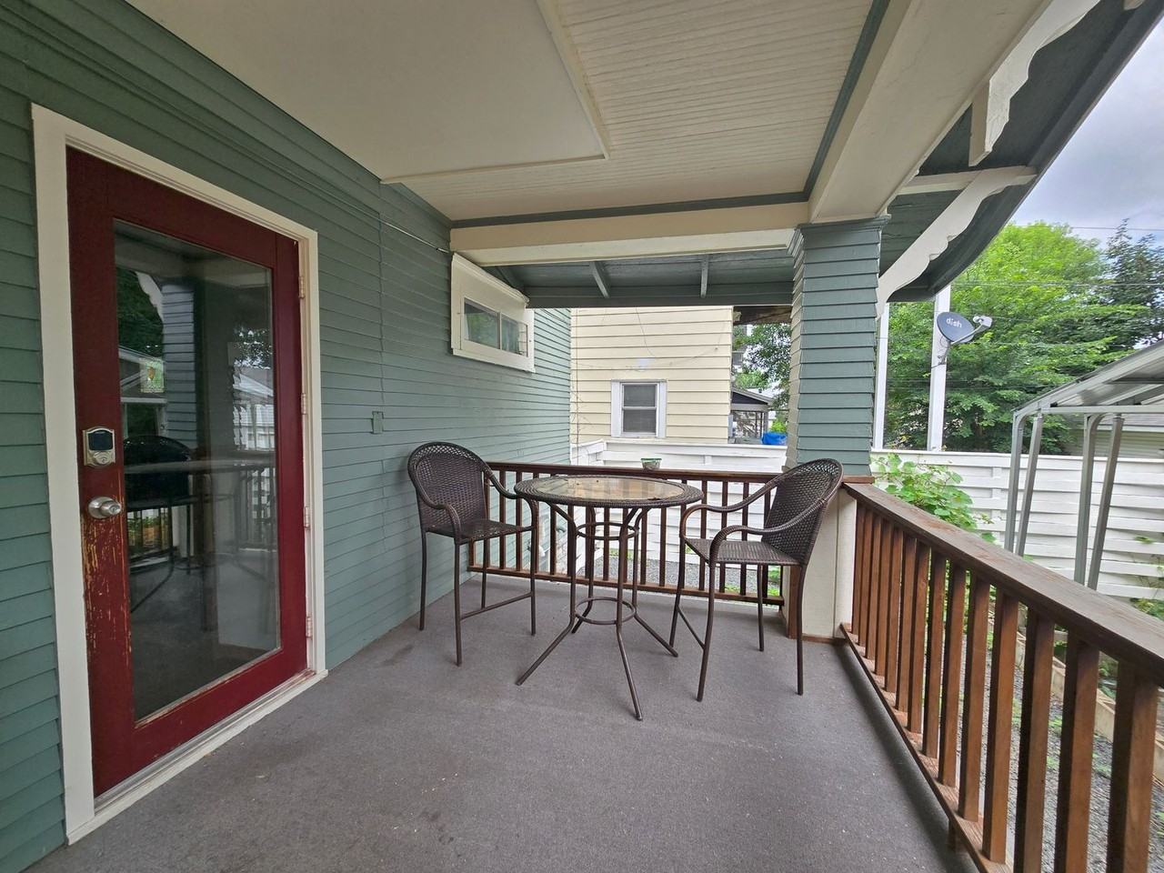 670 Ottawa Ave - Photo 4 of 25