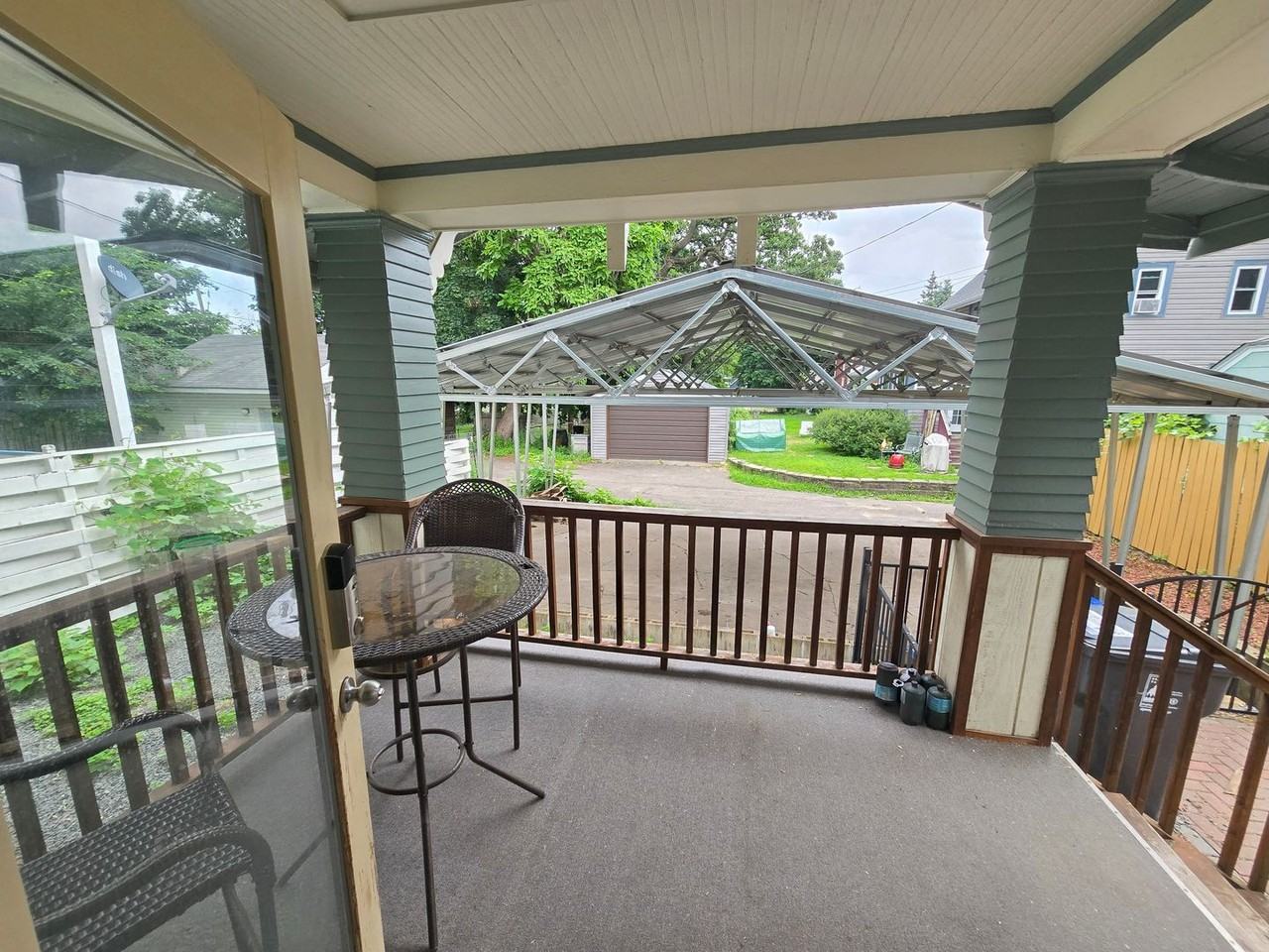 670 Ottawa Ave - Photo 5 of 25