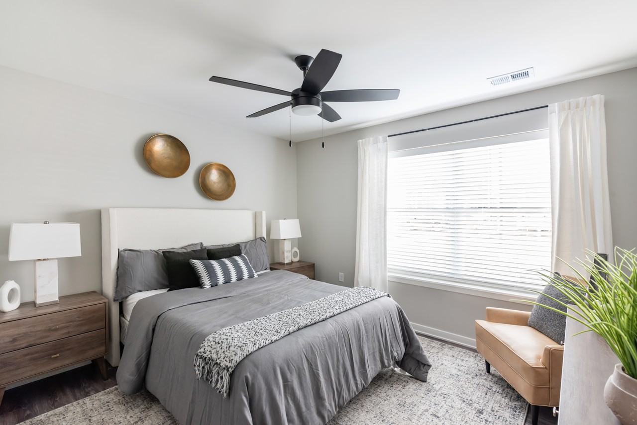 Flats on 10th - Photo 4 of 122