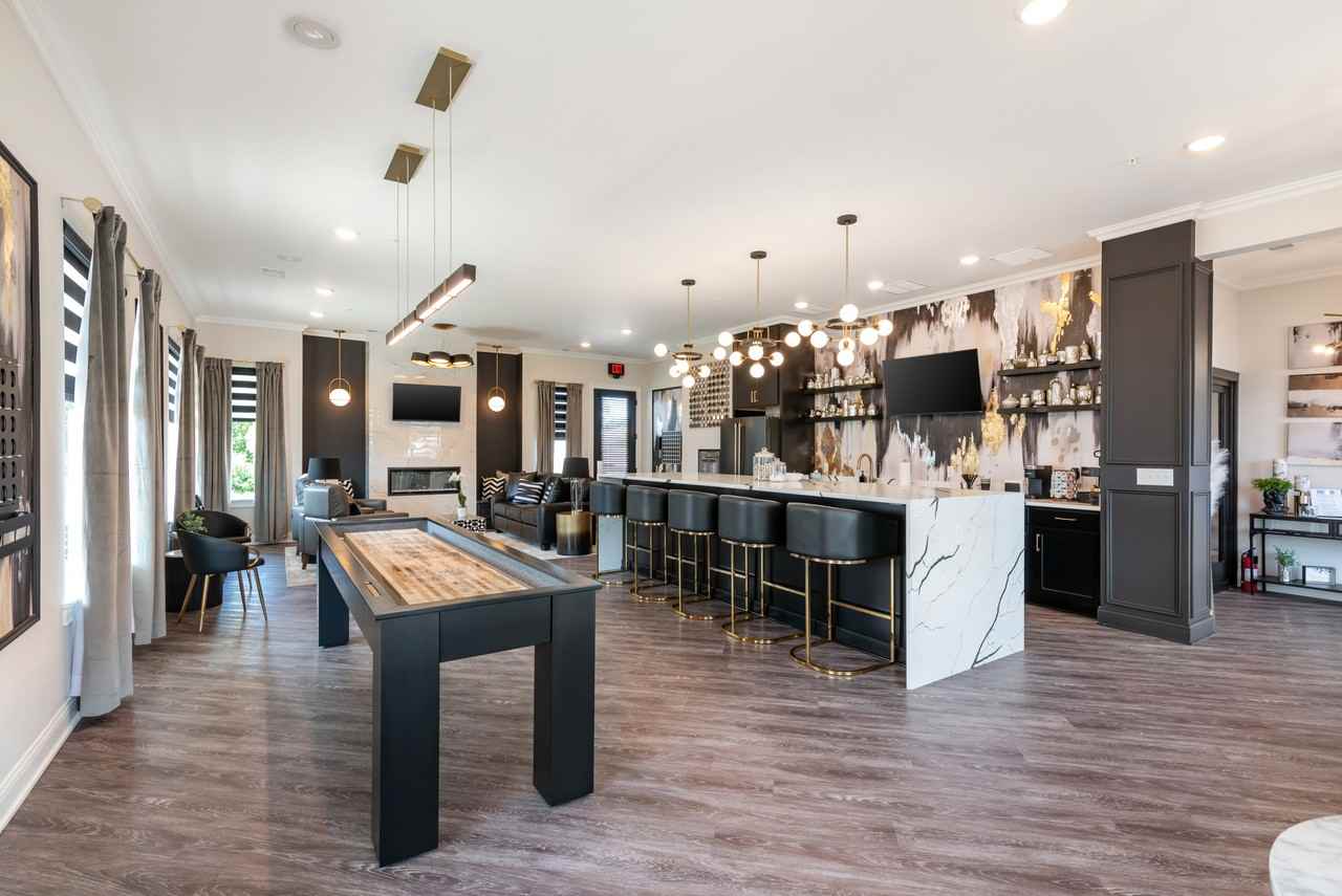 Flats on 10th - Photo 5 of 122