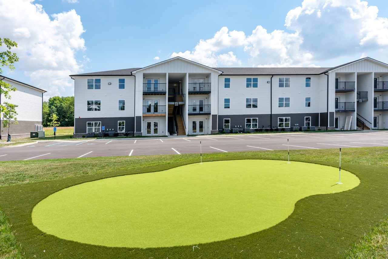 Flats on 10th - Photo 7 of 122