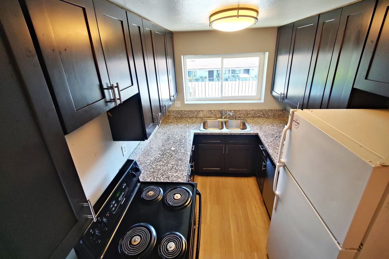 Clearbrook Terrace Apartments - Photo 2 of 4