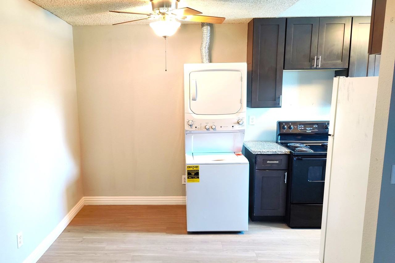 Clearbrook Terrace Apartments - Photo 3 of 4