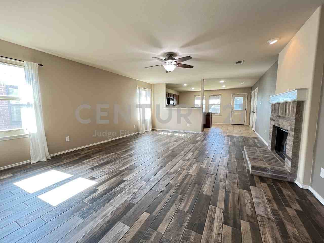 1236 Amazon Dr - Photo 2 of 11