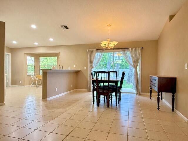 228 Park Road North - Photo 5 of 18