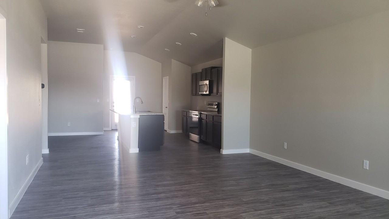 6804 Lonesome Dove Ln - Photo 4 of 22