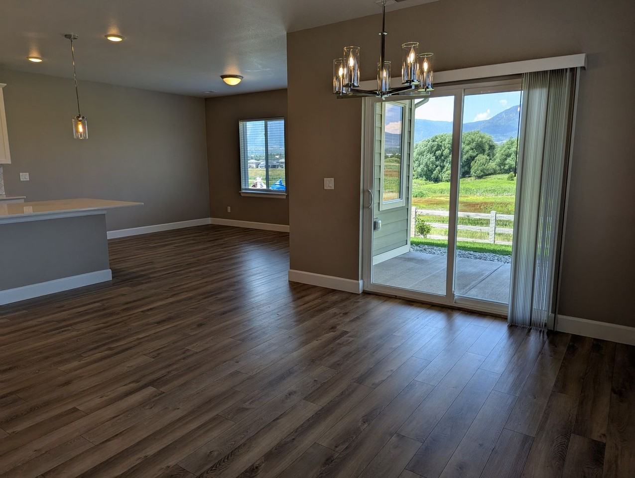 1854 Peak Prairie Ln - Photo 6 of 30