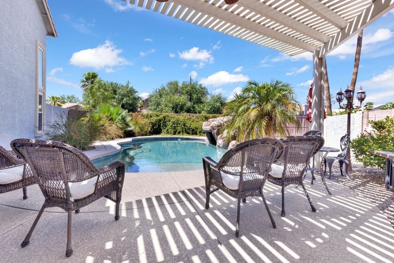 1534 E Scott Ave - Photo 2 of 42